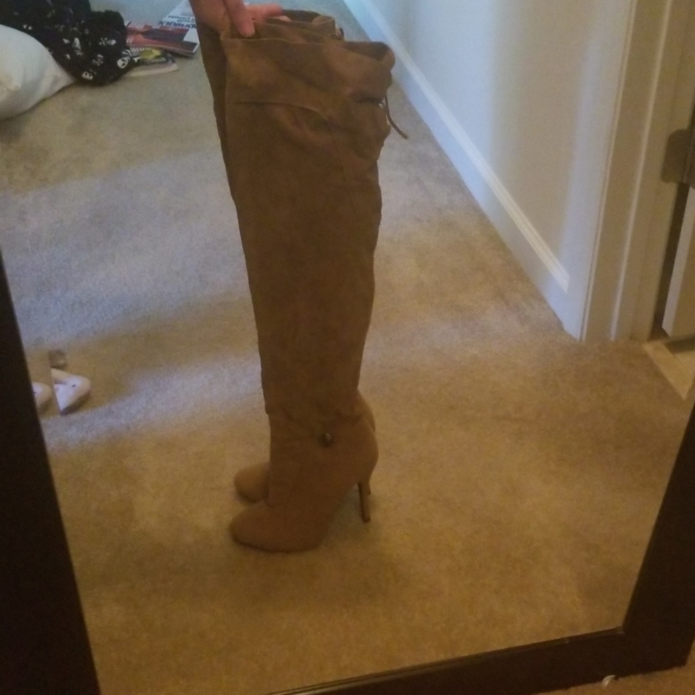 Boots - Picture 3 of 3